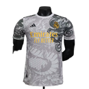 Camiseta-real-madrid-edición-limitada-dragón-blanca-versíon-jugador-2024-25