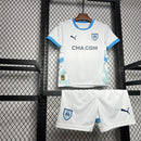 Camiseta Olympique de Marseille I 24/25 conjunto infantil blanco - Camiseta - Olympique de Marseille - 24/25 - Conjunto infantil - Blanco - Fútbol - Equipamiento deportivo - Niños - Estilo.