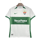 Elche - Camiseta local - Nike - La Liga 2 - Temporada 2024-2025 - Diseño - Detalles - Equipación - Fútbol - LaLiga - España - Club - Nueva camiseta - Lanzamiento - Equipamiento deportivo - Fútbol español - Diseño moderno - Tradicional - Clásico - Moderno - Estilo - Rendimiento - Confort - Tecnología - Innovación - Blanca - Verde.