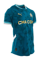 Olympique de Marseille 2024/2025 - Camiseta de visitante Olympique de Marseille - Mar Mediterráneo - Azul turquesa - Dorado - Ligue 1 - Diseño elegante - Ciudad - Belleza - Temporada - Fútbol - Equipamiento deportivo.